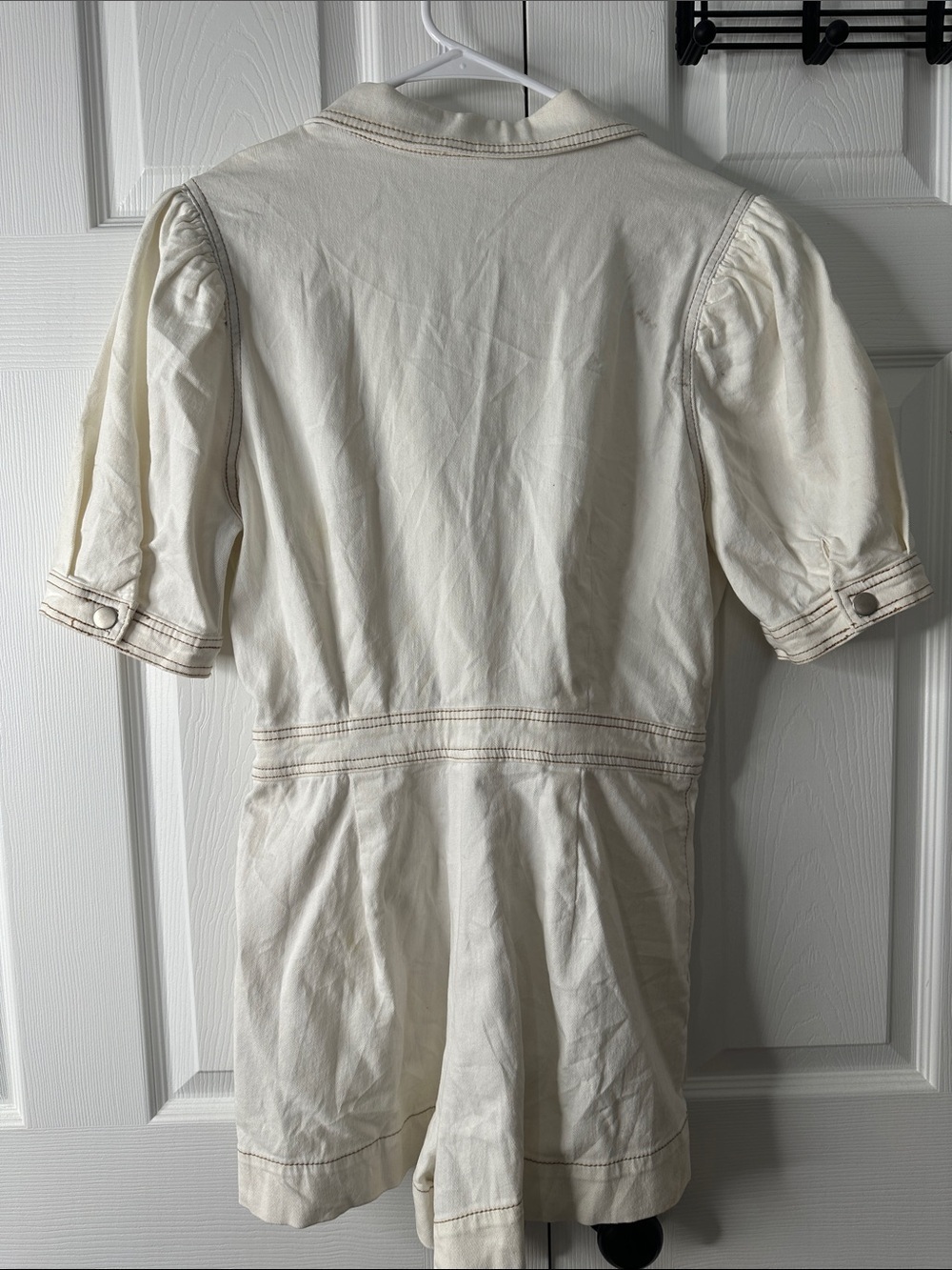 day + mood Cream Short Sleeve Romper with Contrast Stitching - Picture 7 of 8